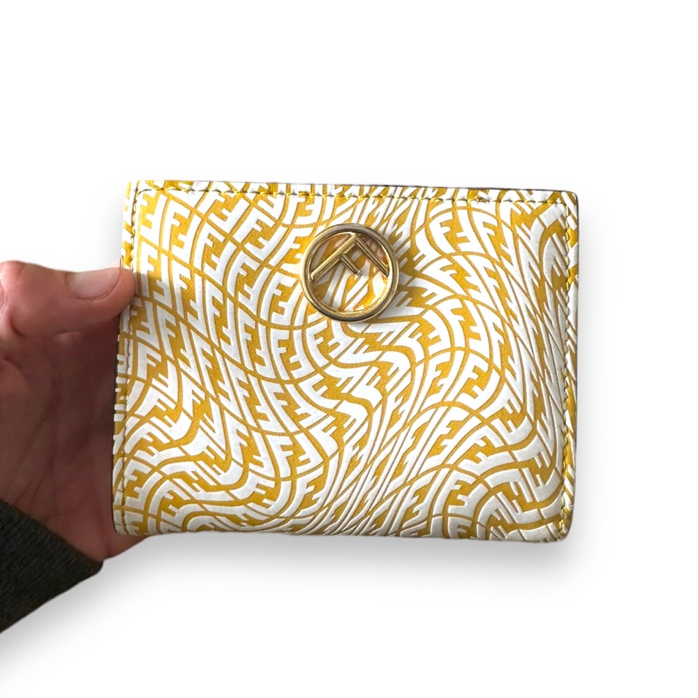 Fendi vertigo wallet
